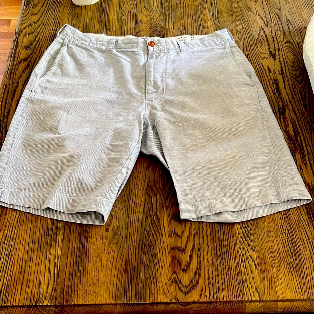 J.Cree Stanton men’s shorts white and light blue pinstripes inseam 10.5